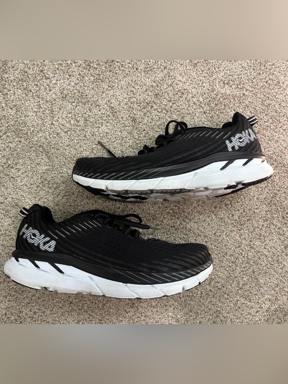 Hoka One One Clifton 5 Women US 7.5 WIDE Black White Knit Athletic Running Shoes